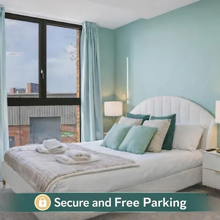 Trafford Garden With Free Car Park Apartmán