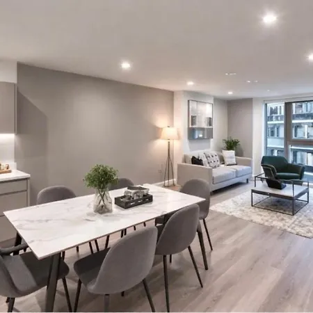 Private In Luxury Flat In Centre