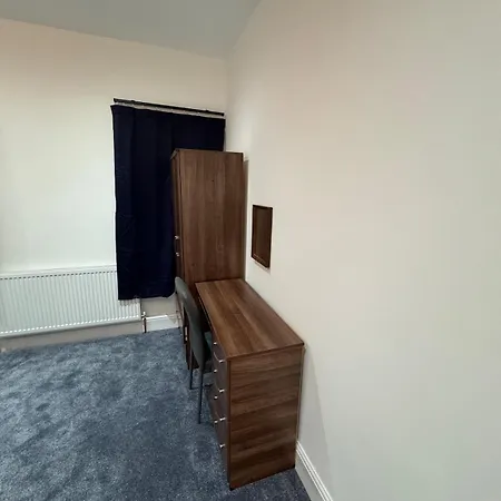 Mayford Road Full House * Manchester