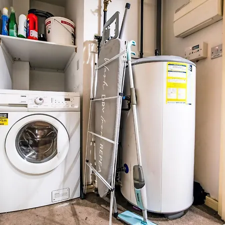1-schlafzimmer-wohnung- 3 Gaeste Mit Parkplatz Und Wi-fi By Interhome Apartman Manchester