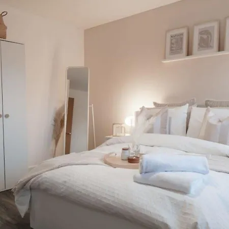 2 Bed With Wifi - Sleeps 4 * Manchester