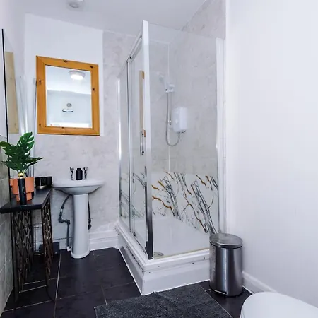 شقة The Pendleton, Salford, 3-bed Apartment, Free Parking, 3 Mins To By Kammili