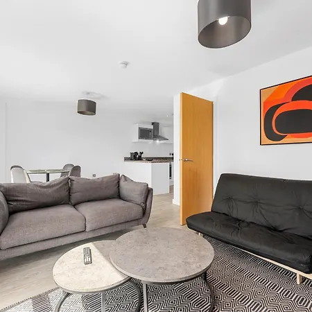 Cityside Duplex - Peaceful 2br W/ Views Manchester