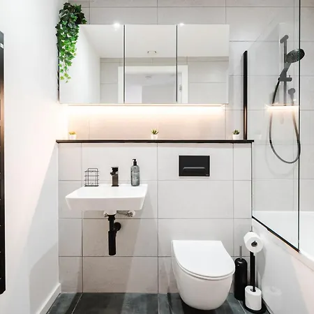 1 Bed Centre - Near Ao Arena, Victoria Train Station, Of Salford - Free 1hr Early Check-in
