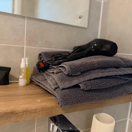 Stylish 1-bed Apartment, 15 Mins To Old Trafford *