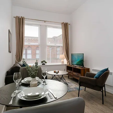 Spacious & Modern 1bed Nr Etihad Stadium شقة مانشستر