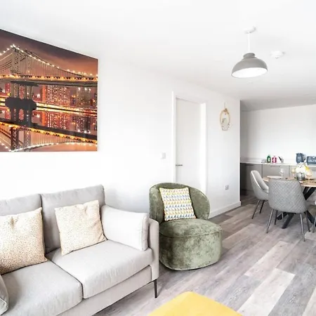 Skyline Views & Stylish 2bed, 2bath Retreat Apartmán Manchester