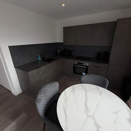 Lägenhet Spacious 2 Bedroom With Balcony Near Mediacity Uk *