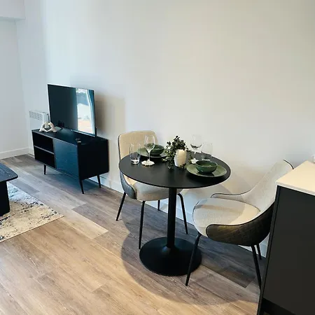 Stylish Modern 1-bed مانشستر
