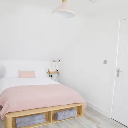 Heatons Retreat - Modern One Bedroom مانشستر