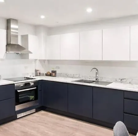 Private In Luxury Flat In Centre