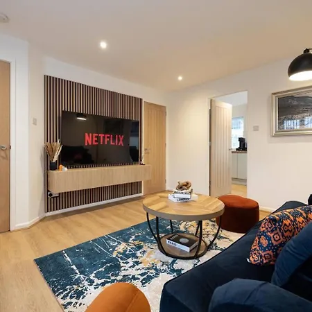 Spacious 3br With Driveway | Apartmán