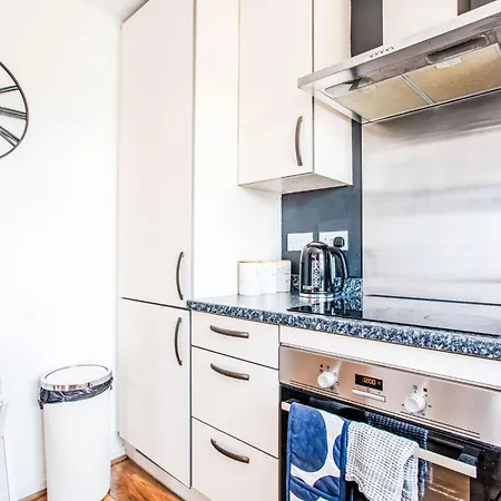 1-schlafzimmer-wohnung- 3 Gaeste Mit Parkplatz Und Wi-fi By Interhome