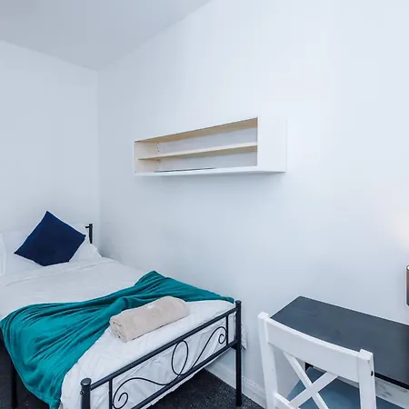 The Pendleton, Salford, 3-bed Apartment, Free Parking, 3 Mins To By Kammili مانشستر