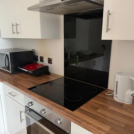 Stylish 1-bed Apartment, 15 Mins To Old Trafford Apartmán