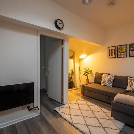 Cozy 1 Bedroom Located In Center Manchester