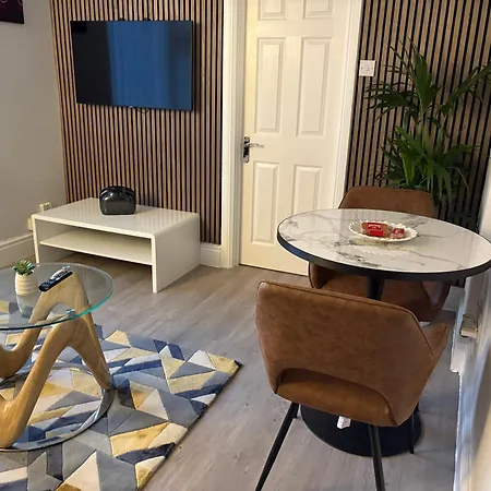 Cosy & Exclusive 1bd Crumpsall Flat, Sleeps 4 * Manchester