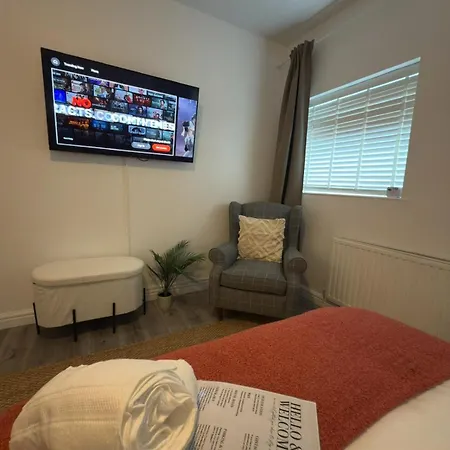 Sleeps 4, Free Parking, Close To Old Trafford Apartmán *