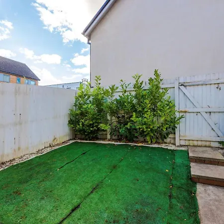 Salford 4 Bed House - Free Parking - Sleeps 7 Διαμέρισμα