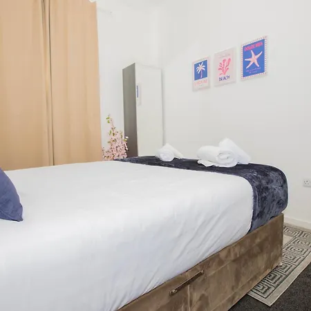 Modern 2br Free Parking Access * مانشستر