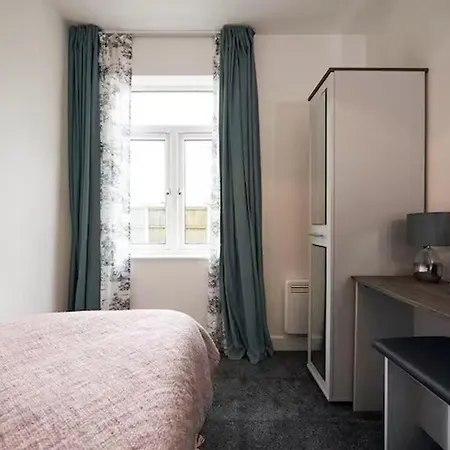 Near Old Trafford - Parking - Wifi - Sleeps 5 شقة مانشستر