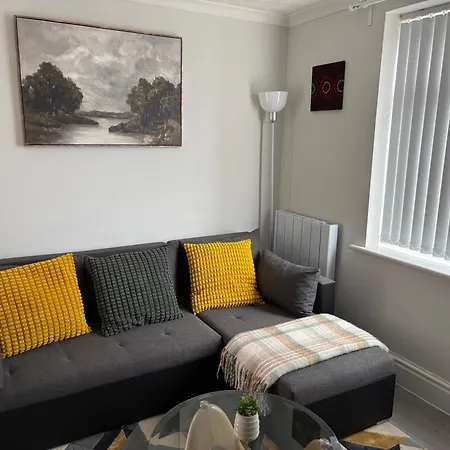 Cosy & Exclusive 1bd Crumpsall Flat, Sleeps 4