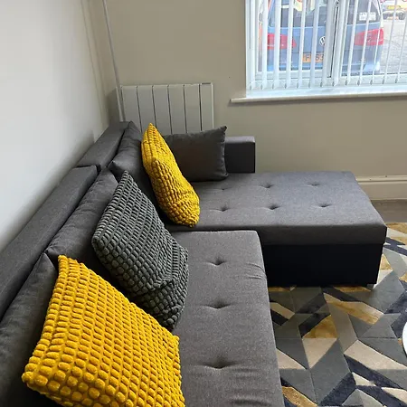 Cosy & Exclusive 1bd Crumpsall Flat, Sleeps 4