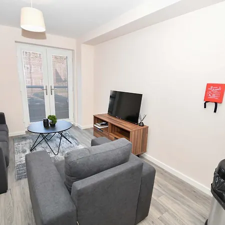 Bright & Spacious 2 Bed In