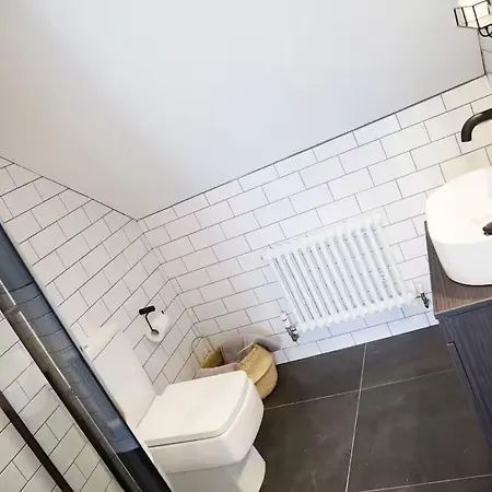 Heatons Retreat - Modern One Bedroom شقة