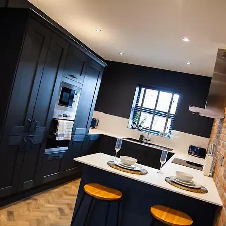 Heatons Retreat - Modern Two Bedroom