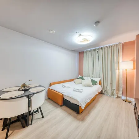 Apartmán Trafford Garden With Free Car Park