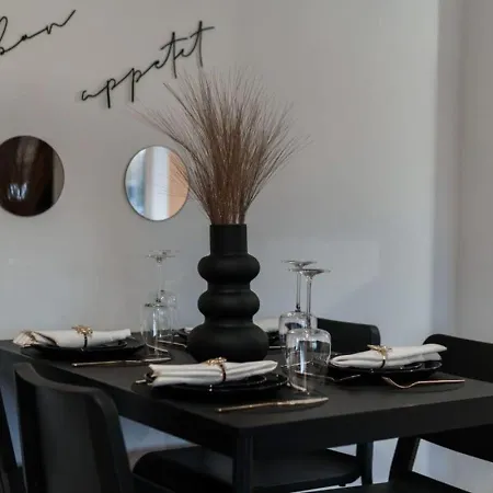 2 Bed With Wifi - Sleeps 4 Apartmán