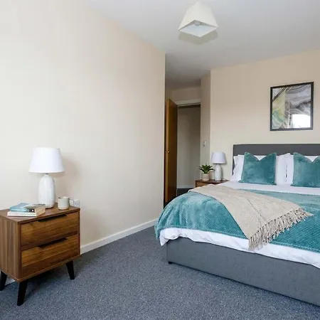 Contemporary 2 Bed In W Wifi