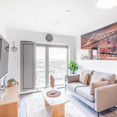 Skyline Views & Stylish 2bed, 2bath Retreat * Manchester