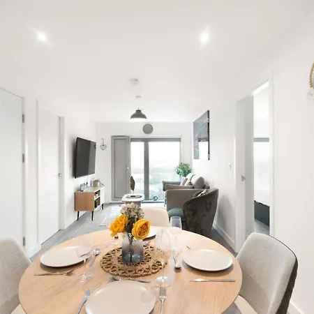 Chique Modern Spacious 2 Bed *
