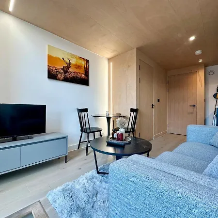 Cute 1 Bed Duplex With Balcony * Manchester