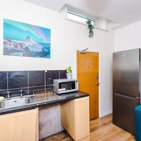 Apartamento The Pendleton, Salford, 3-bed Apartment, Free Parking, 3 Mins To By Kammili Manchester