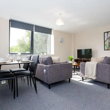 Contemporary 2 Bed In W Wifi Apartament