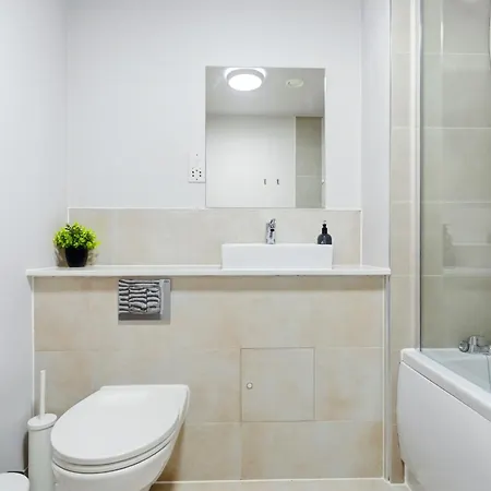 Trafford Garden Retreat With Free Car Park * Manchester