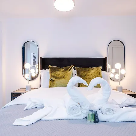 Cosy 1br Near Media & Centre *
