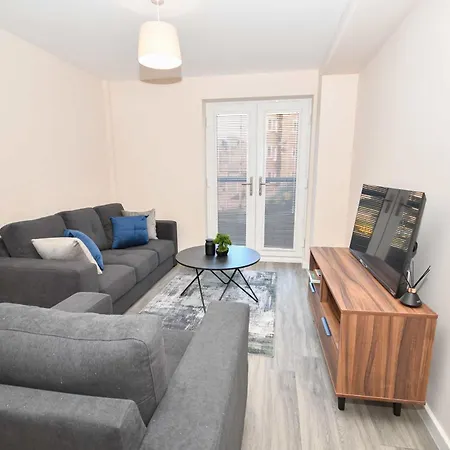 شقة Bright & Spacious 2 Bed In *