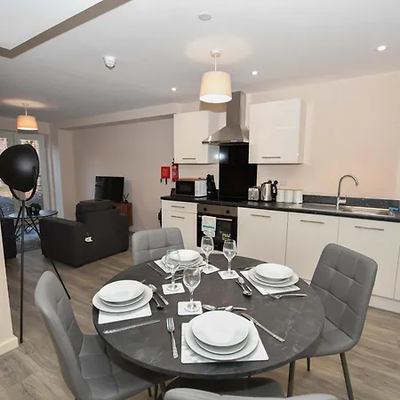 شقة Bright & Spacious 2 Bed In مانشستر