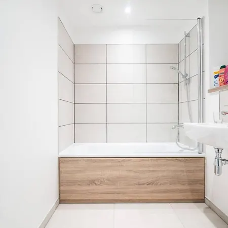 شقة Stylish Two Bedroom Two Bathroom