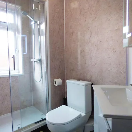 Spacious 4-bed House In Fallowfield Sleeps 8 Apartmán Manchester