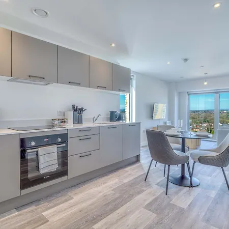 Апартаменты View - Free Parking - Near Salford Royal *