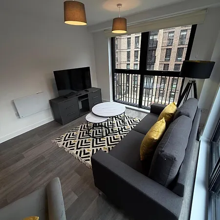 Luxury 3 Bedroom With Balcony Near Mediacity דירה מנצ'סטר
