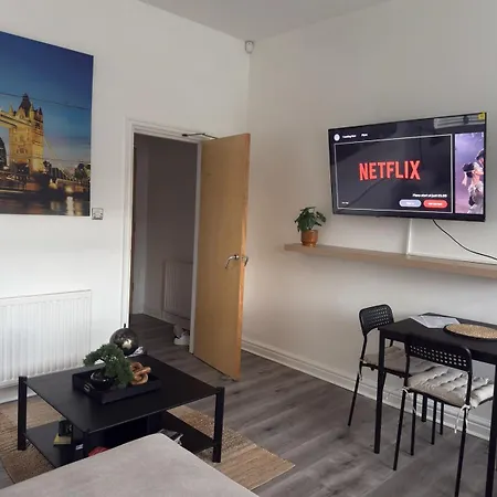 Apartmán Sleeps 4, Free Parking, Close To Old Trafford