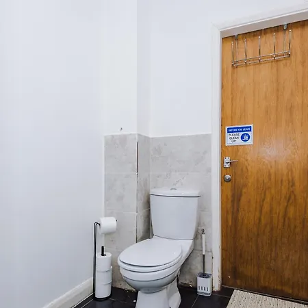 Apartamento The Pendleton, Salford, 3-bed Apartment, Free Parking, 3 Mins To By Kammili