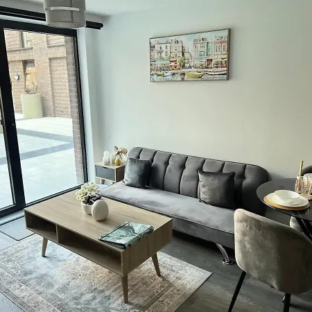 Luxury 1 Bedroom Apartment, Salford,