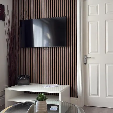 Cosy & Exclusive 1bd Crumpsall Flat, Sleeps 4 Manchester